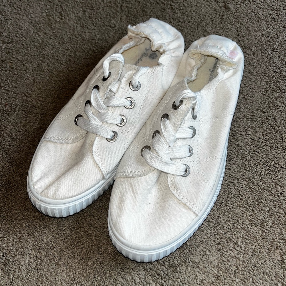 Tommy Bahama Women’s size 7 White Slip-On Shoes
